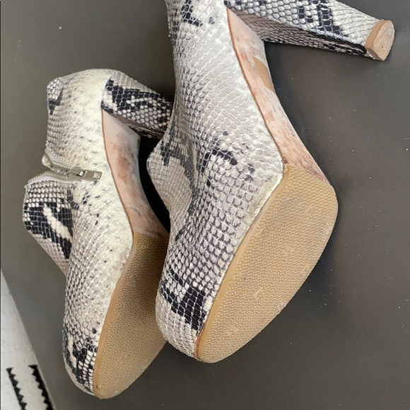 Loeffler Randall snakeskin platform ankle booties - Picture 4 of 7